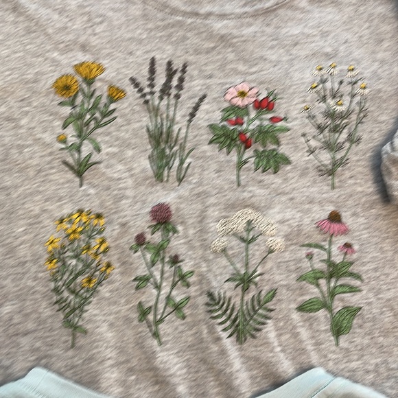 4 size medium tee shirts - Picture 3 of 5